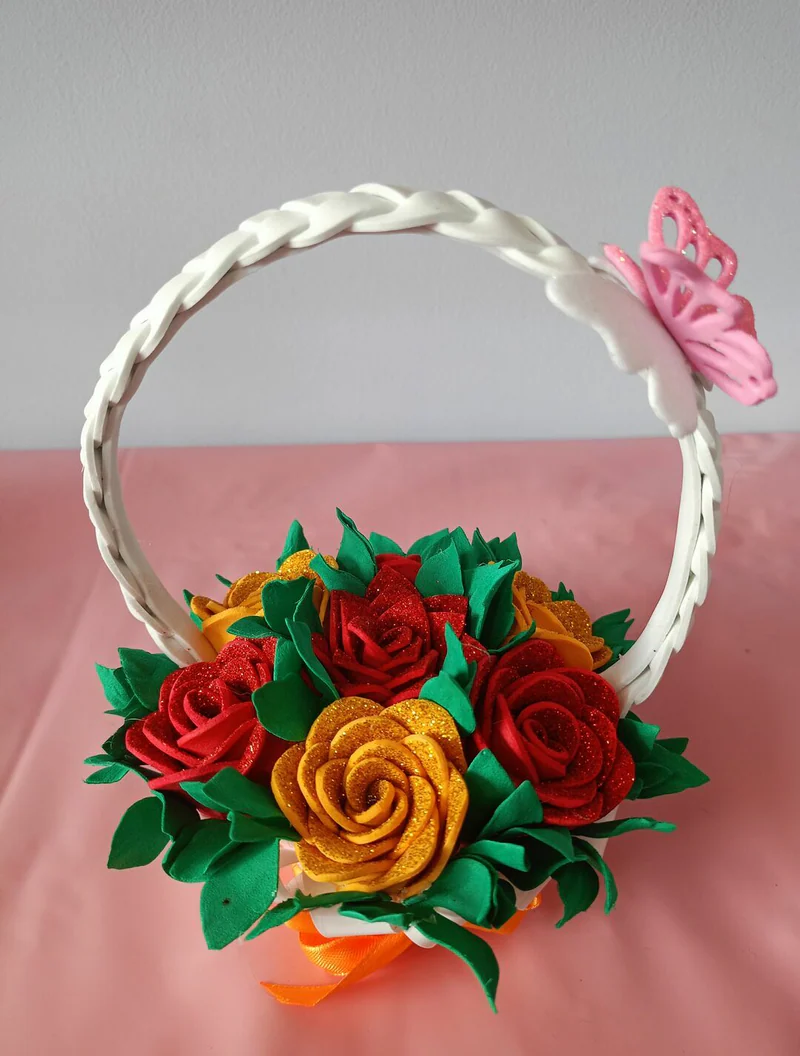 МИНИ БУКЕТ в корзинке.