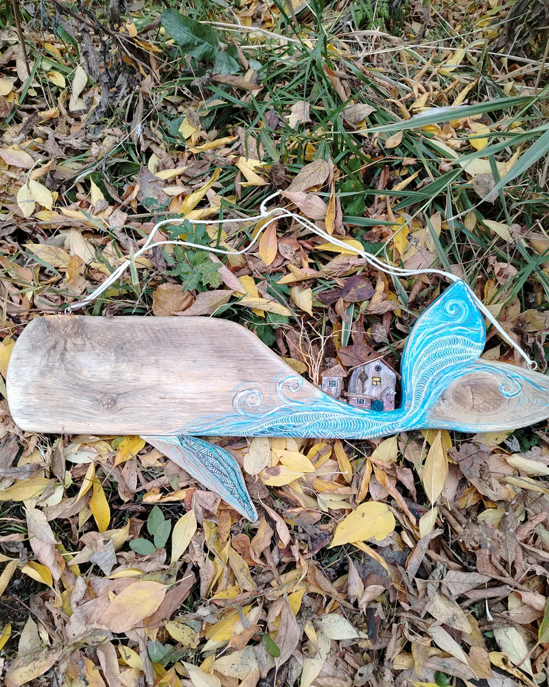 Кит из сплавной древесины