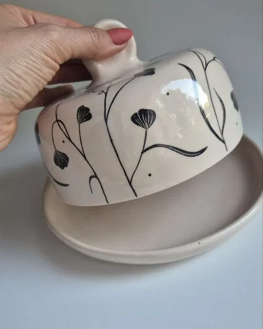 Круглая маслёнка