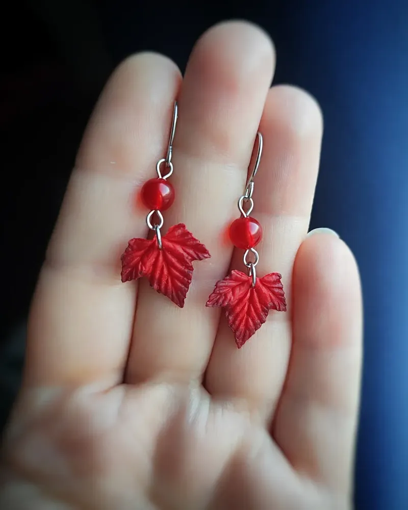 Серьги с листиками — Красный