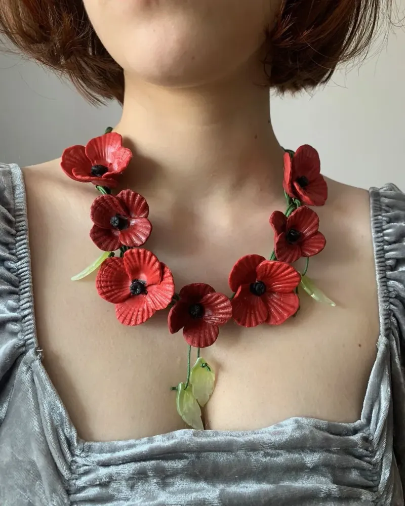 Колье с маками из полимерной глины