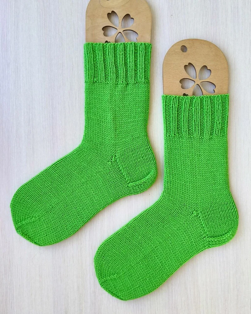 Зелёные яркие вязаные носки шерстяные Базовая коллекция RussianSocks — Зеленые носки