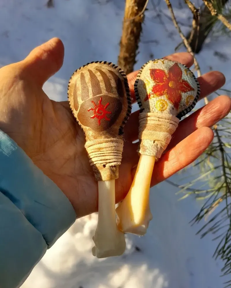 Шаманская погремушка на косточке медвежьей лапы — Основной