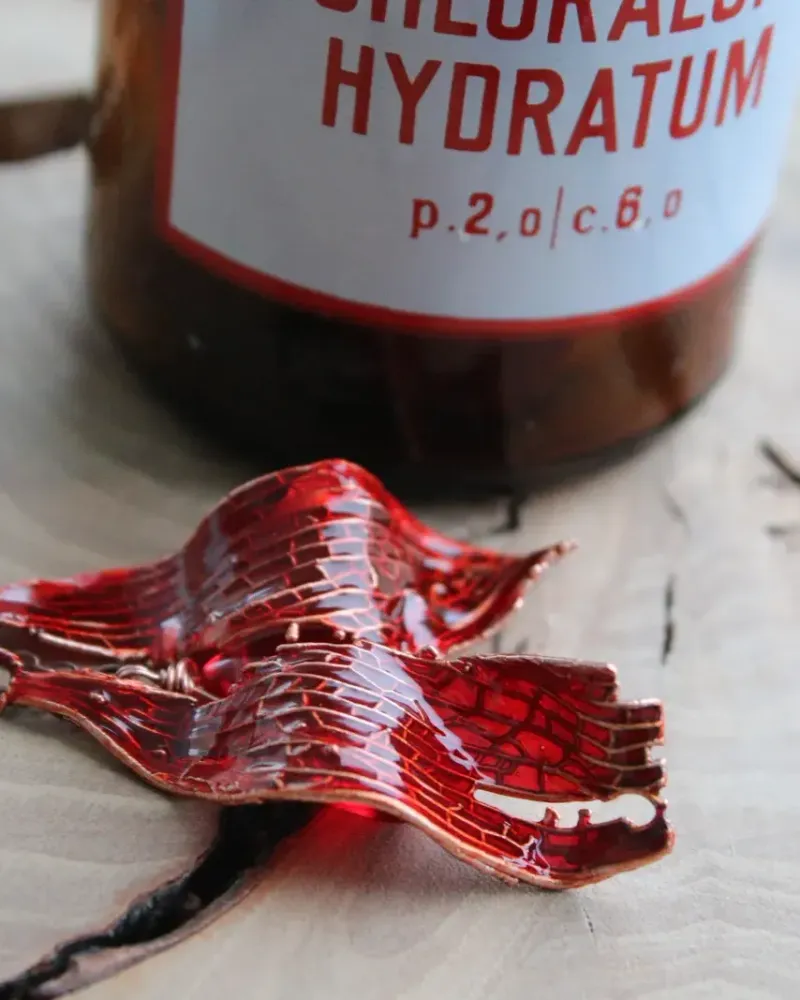 Яркие серьги из рускуса со стеклом