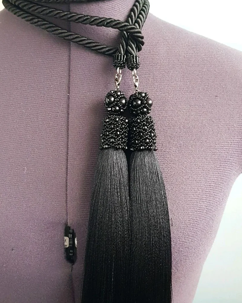 Пояс с кисточками "Black Silk"