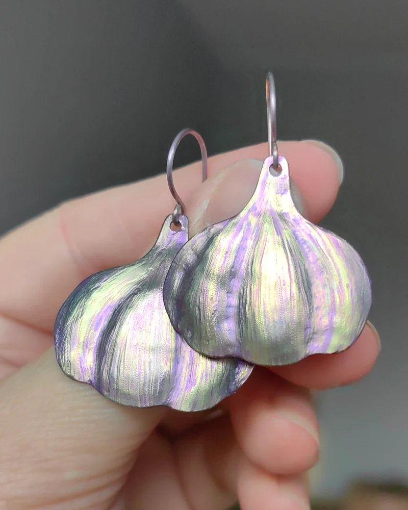 Серьги из титана "Чеснок"