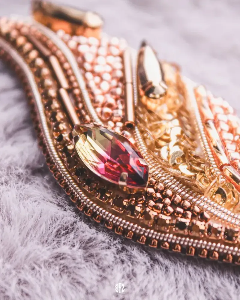 Брошь «Перо» из бисера — Брошь