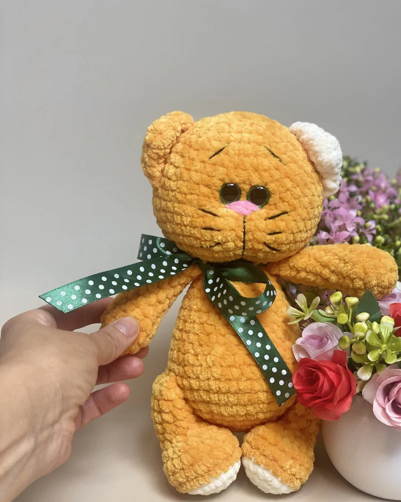 Вязаный оранжевый котик амигуруми