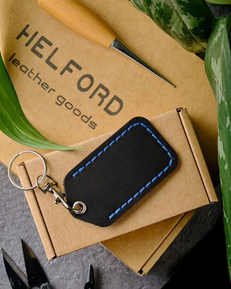 Брелок-чехол для ключей из натуральной кожи HELFORD Smart чёрно-синий