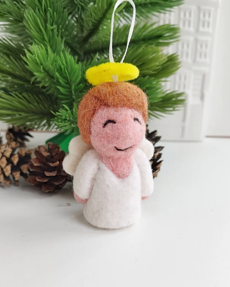Валяный ангел из шерсти ёлочная игрушка/ подвеска ручной работы