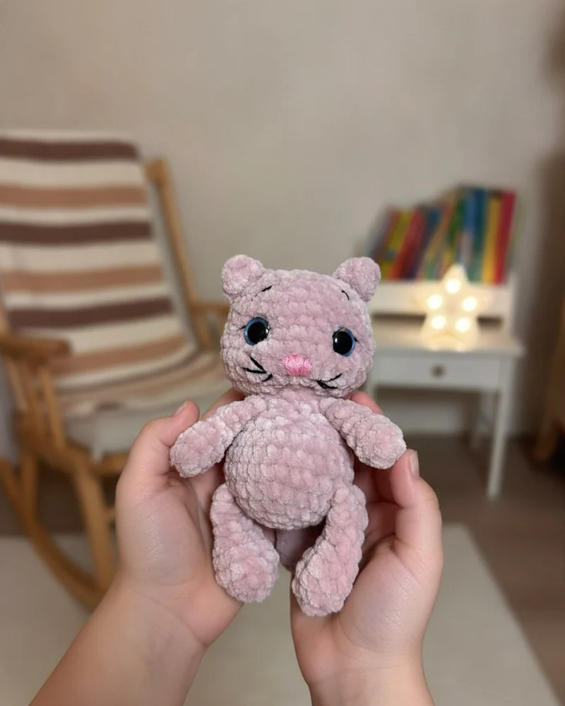 Розовый Маленький котик