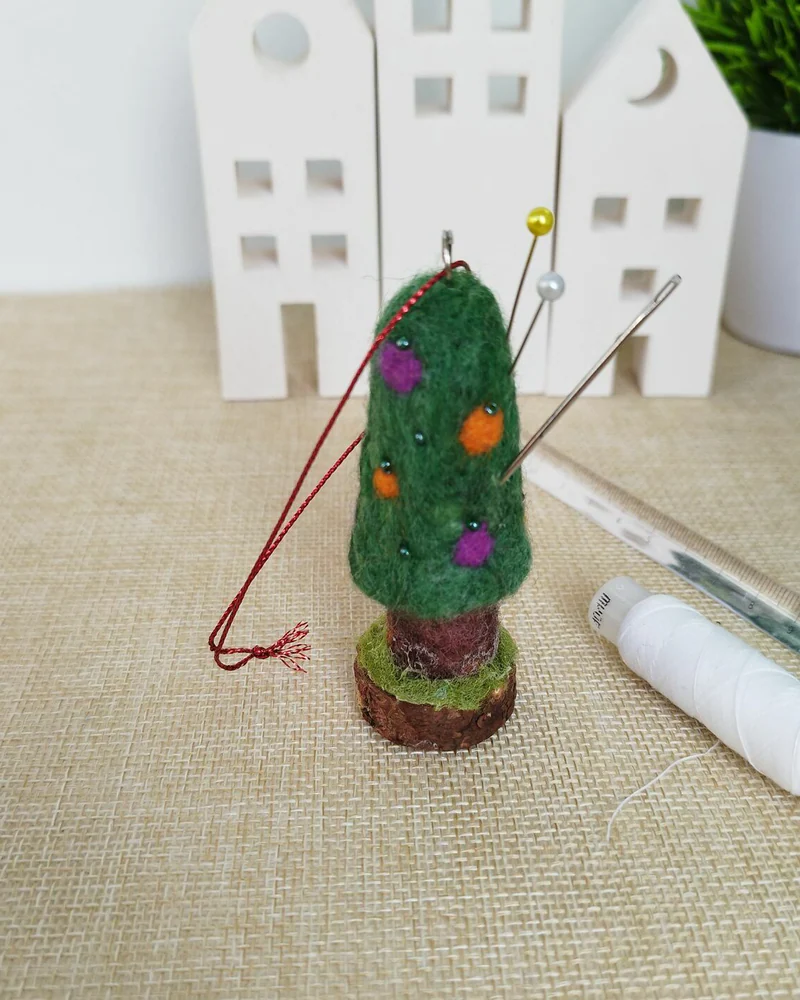 Игольницы божья коровка, мухомор, Елка, Игрушка из шерсти