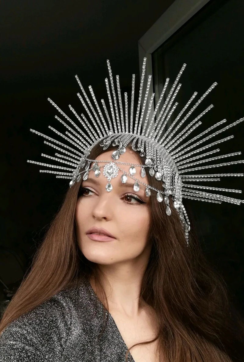 Серебряная корона с тикой