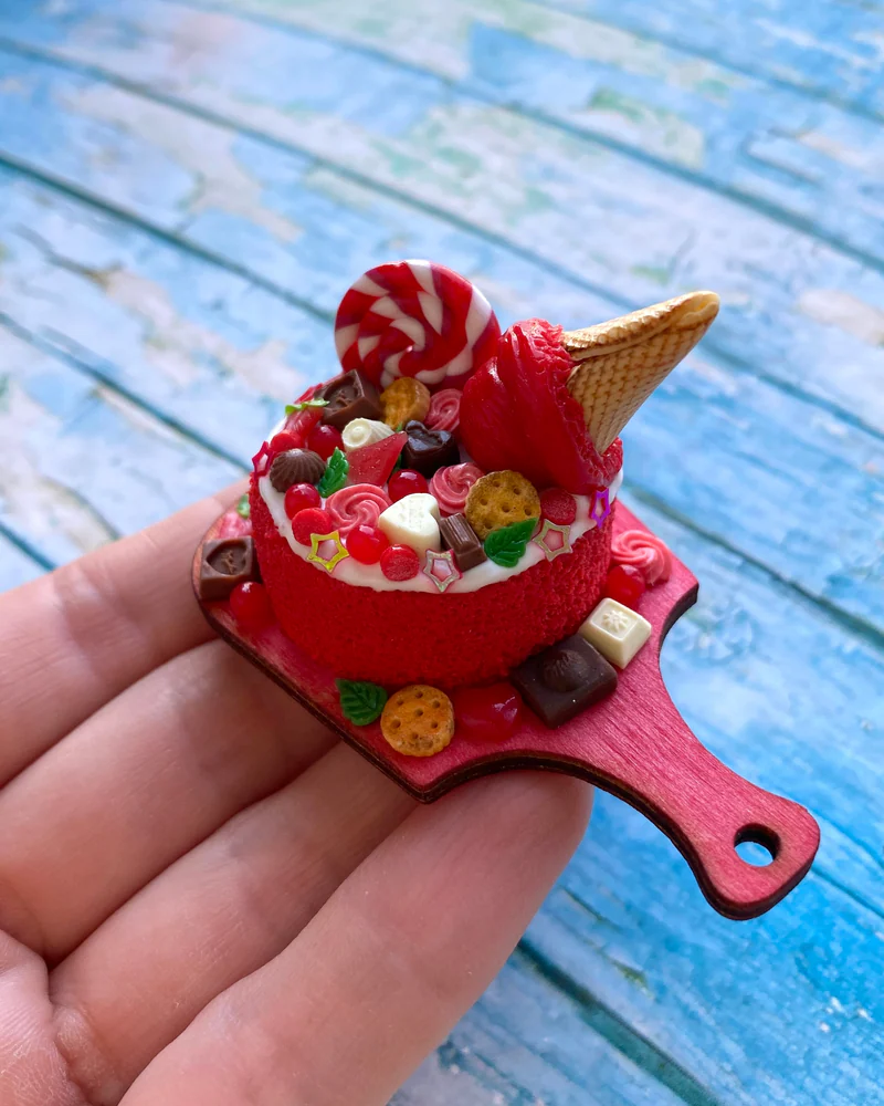 Миниатюрный торт «Клубничное настроение 🍓» Кукольная миниатюра