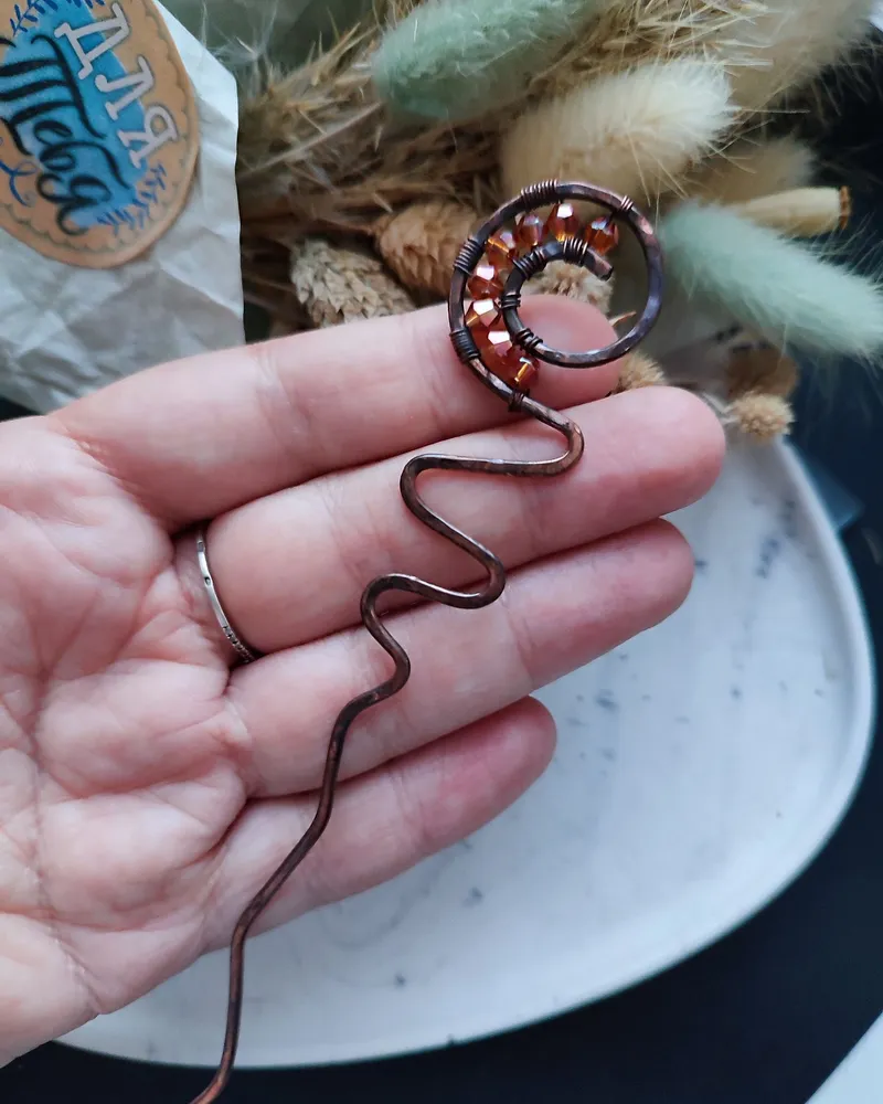 Шпилька декоративная из меди с бусинами — Медный с красным