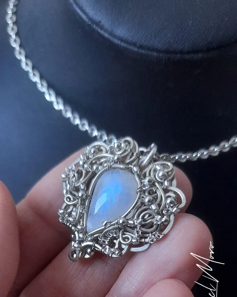 Кулон с камнем лунный камень адуляр металл мельхиор "Ice" — голубой