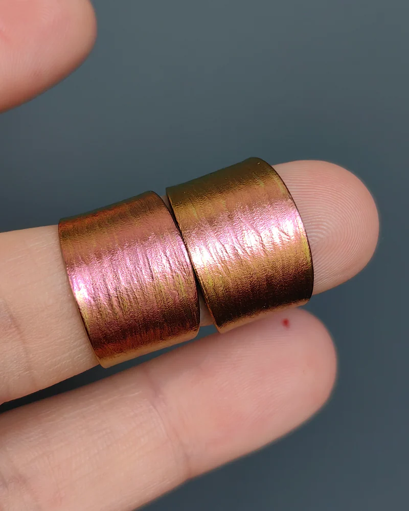 Серьги гвоздики из титана базовые — Розовые широкие