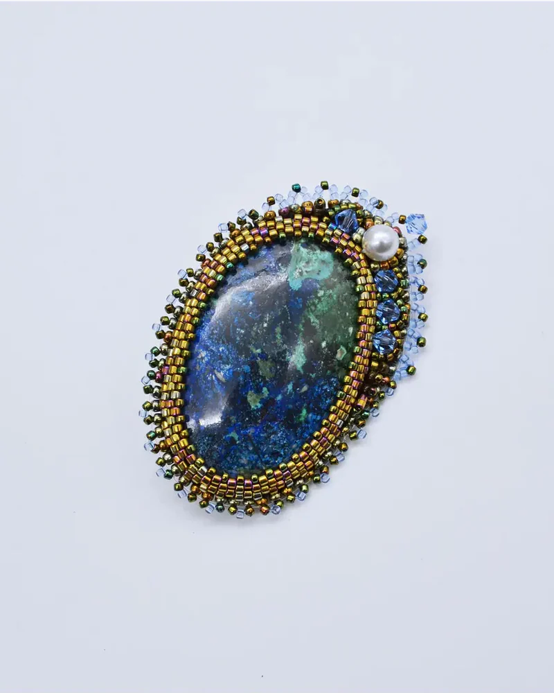 Брошь ручной работы с азурмалахитом и Swarovski