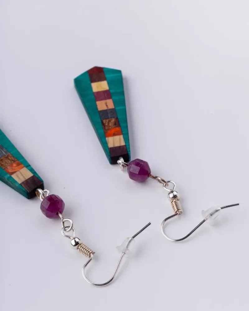 Серьги из 11 пород дерева