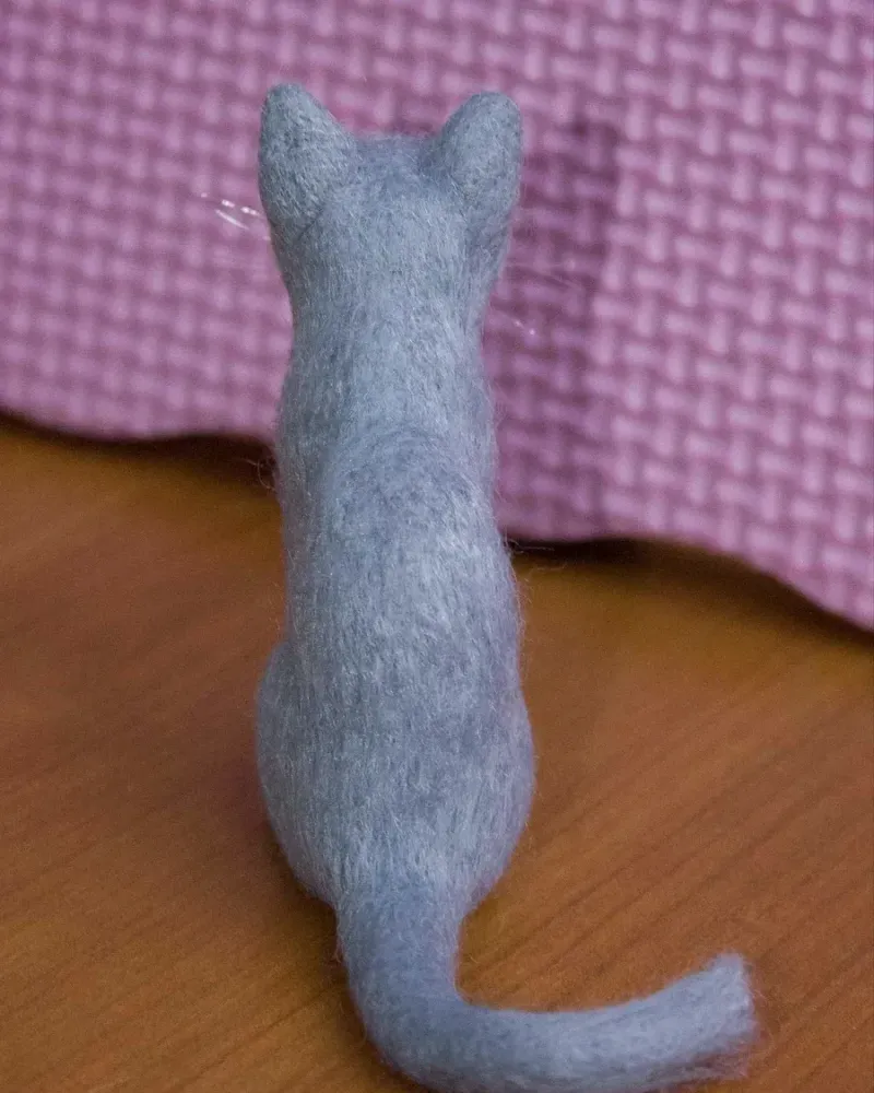 Кошка голубая, валяная фигурка — Основной