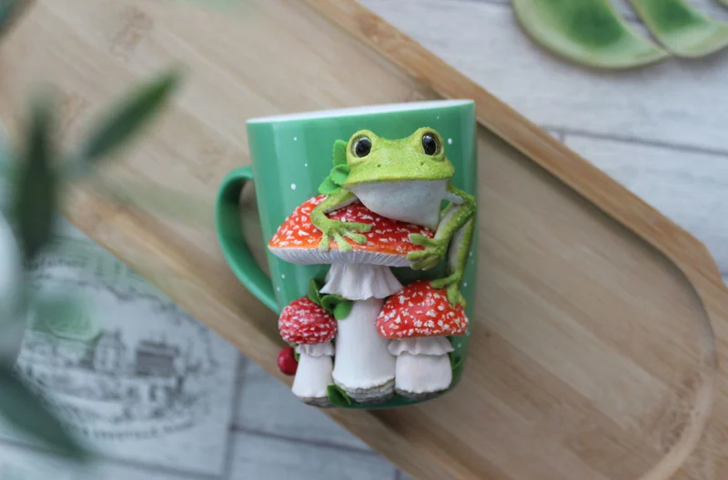 Кружка Лягушка с мухоморами