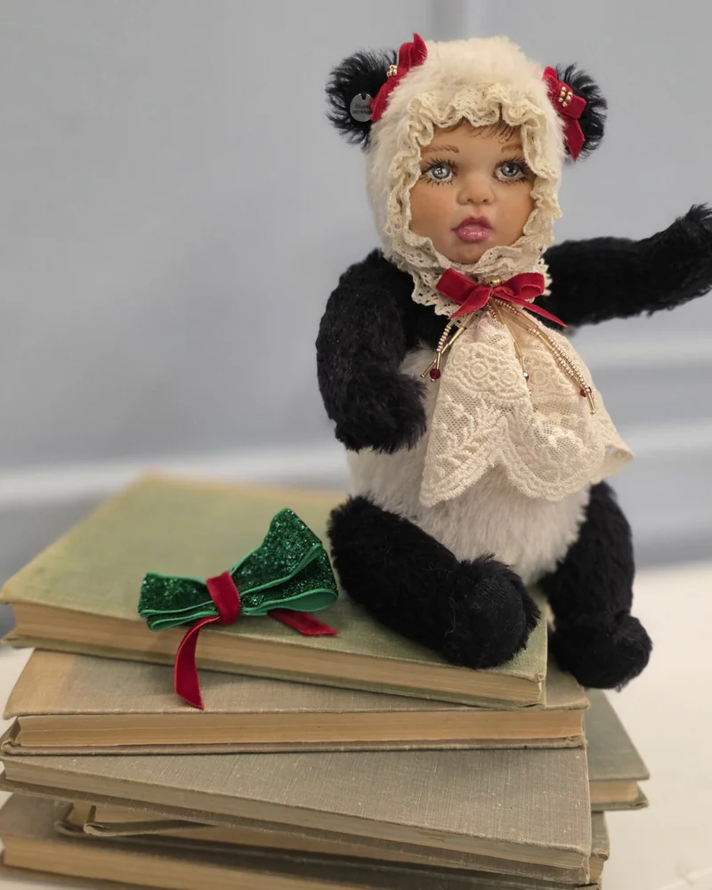 Музыкальная Тедди Долл Панда Юэлин, 29 см — Основной