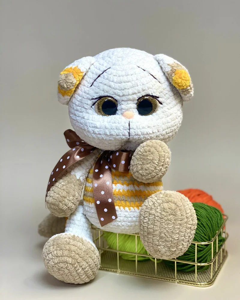 Вязаный голубой котик амигуруми