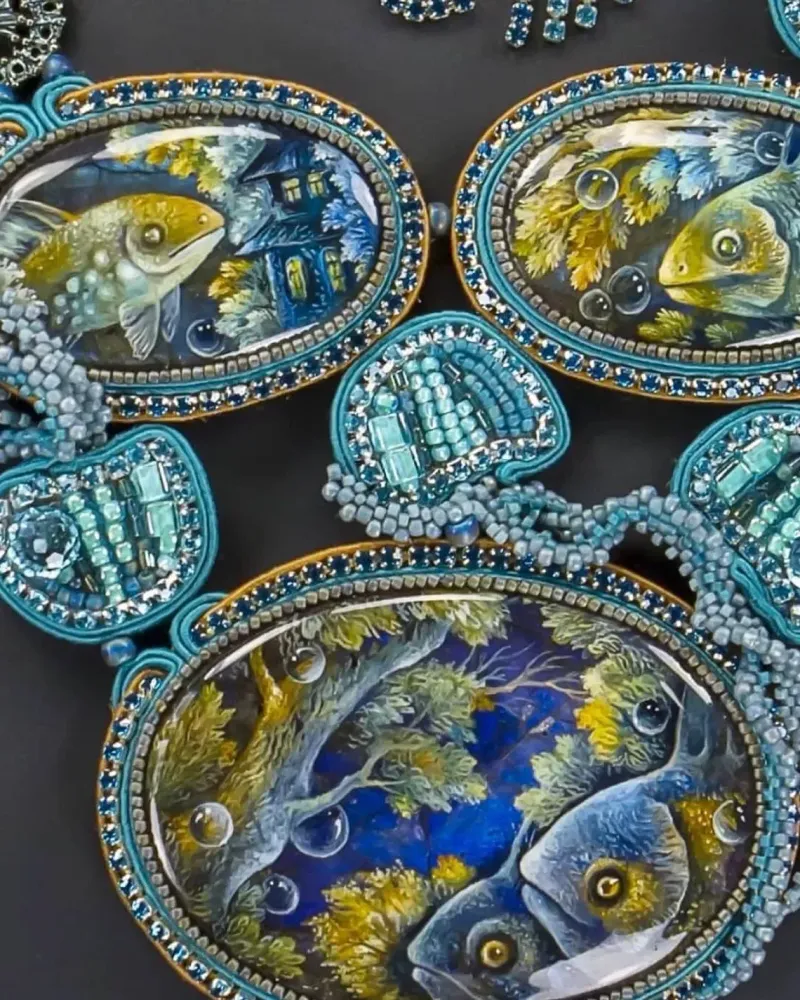 Комплект украшений с лаковой миниатюрой рыбы