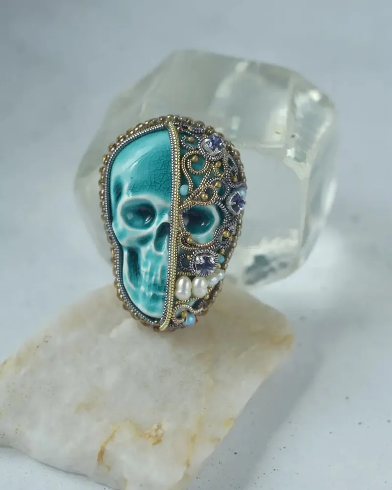 Брошь «Memento mori», голубая — Основной