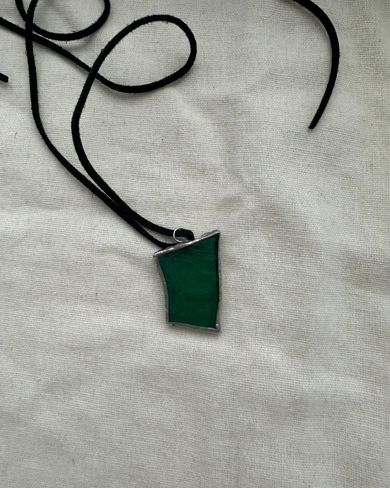Подвеска в витражной технике из зелёного стекла — Green