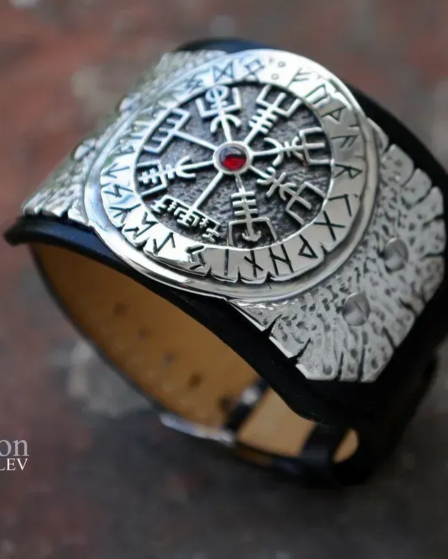 Рунический компас (Vegvisir -"Указатель пути") — Основной