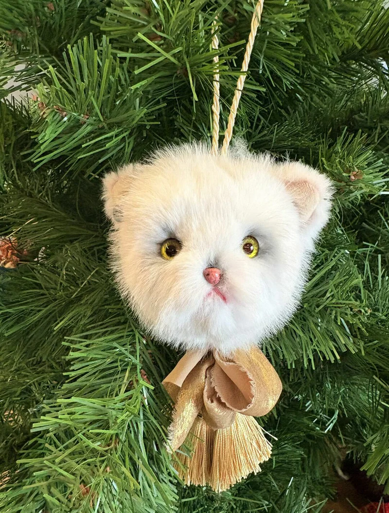 Котёнок — ёлочная и интерьерная игрушка, белый