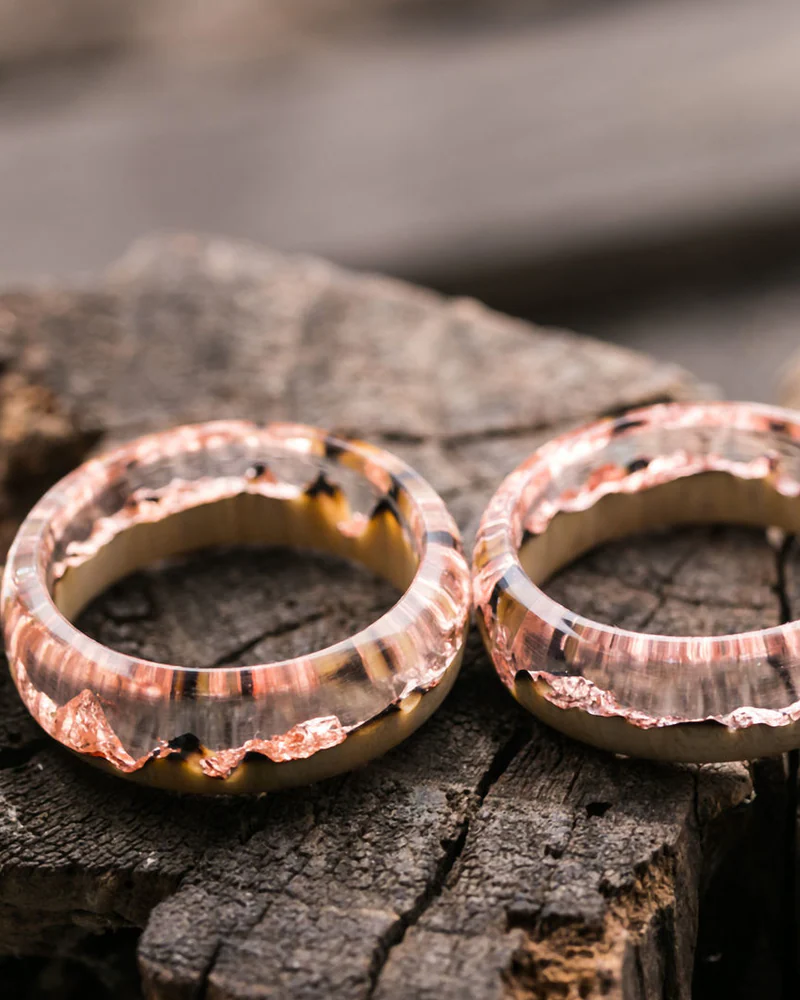 Кольцо из эпоксидной смолы и дерева "Bronze luster" — Основной вариант
