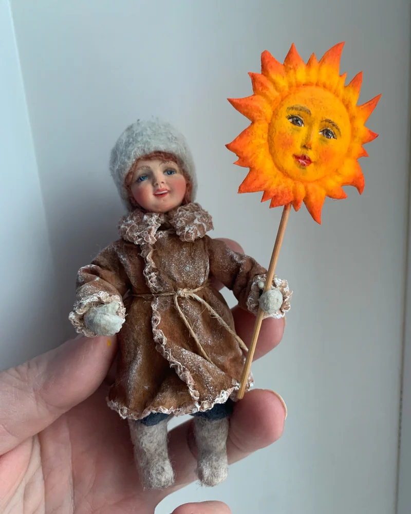 Мальчик с солнцем, рождественские колядки