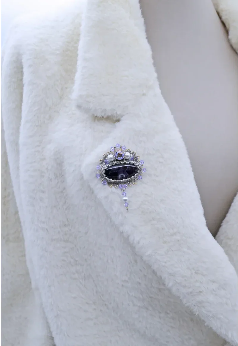 Брошь с аметистом и Swarovski