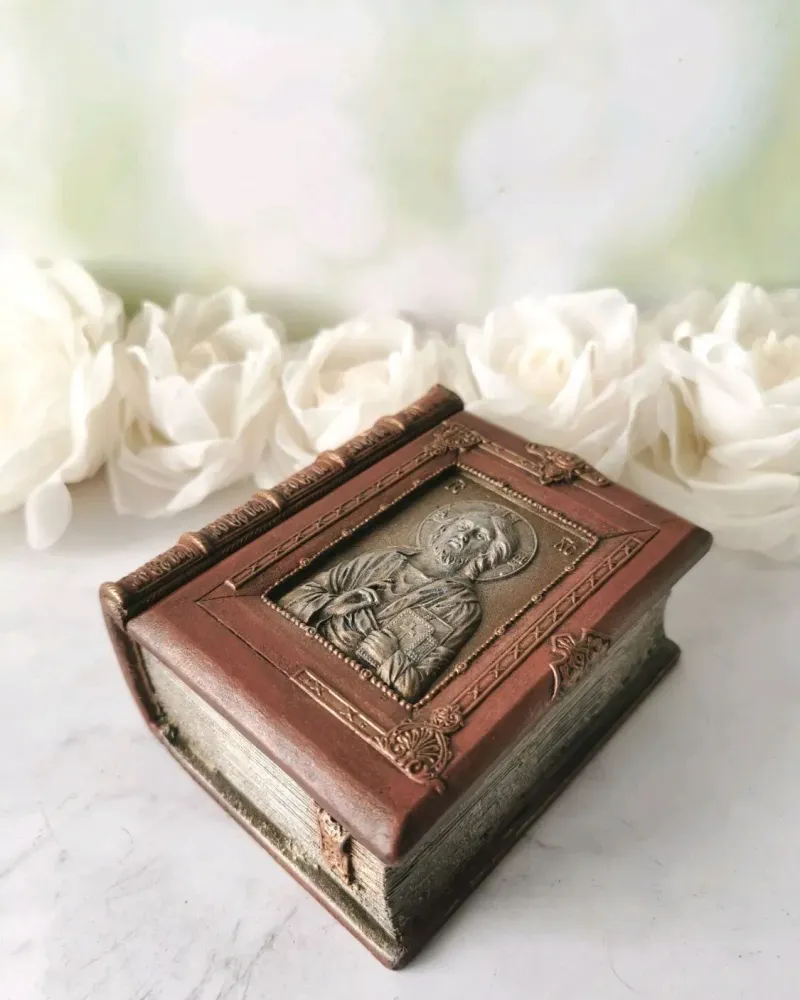 Шкатулка-книга «Библия»