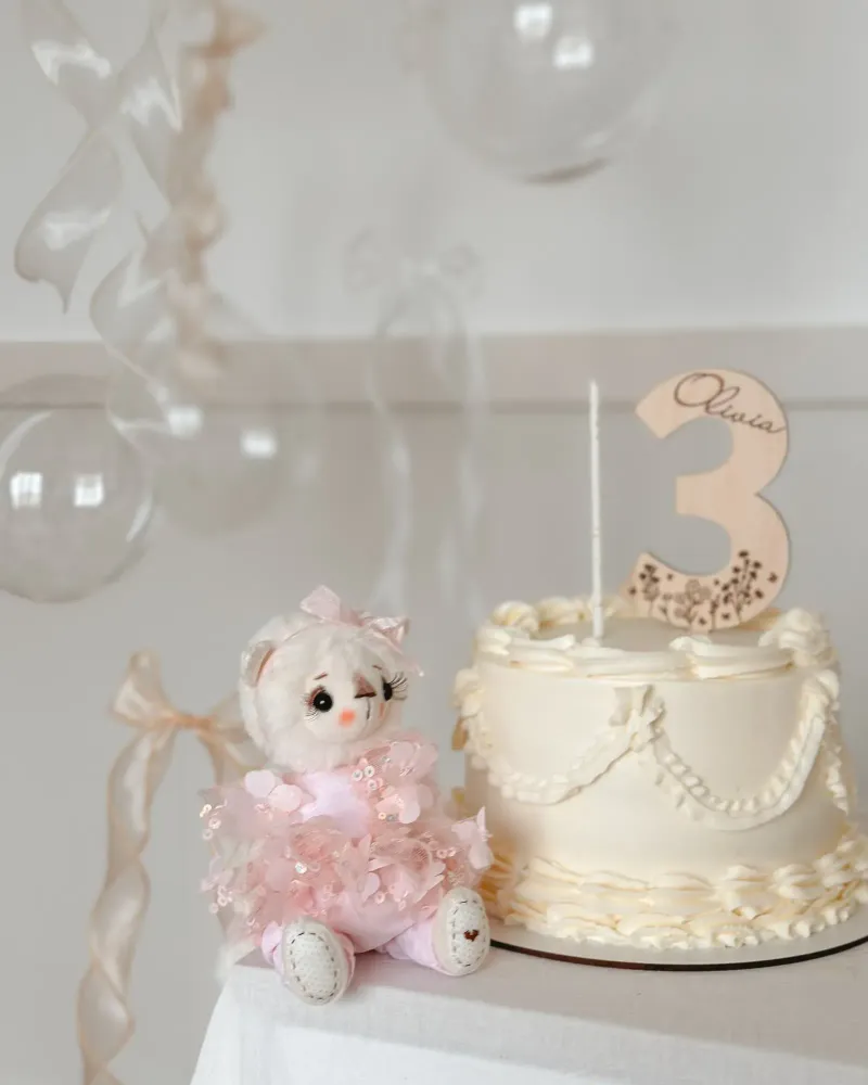 Белая кошечка, 18 см