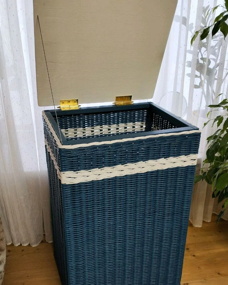 Плетеный сундук на каркасе