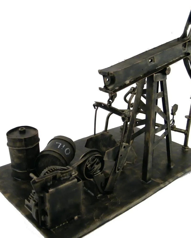 Нефтяник — Основной