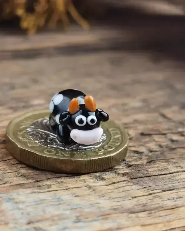 Стеклянная фигурка «Корова крошечная» — Высота 8 мм