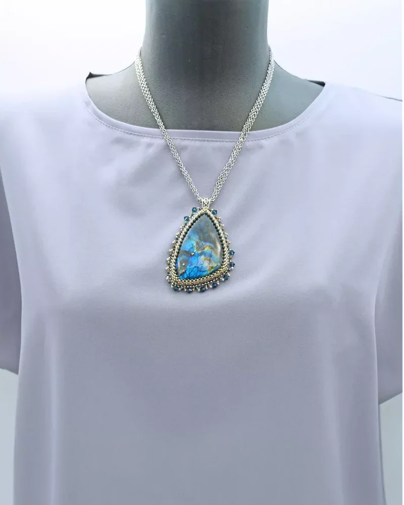 Авторский кулон с лабрадором и Swarovski