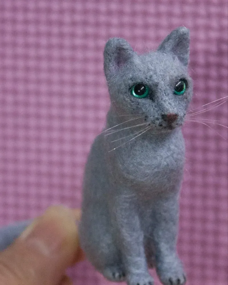 Кошка голубая, валяная фигурка — Основной
