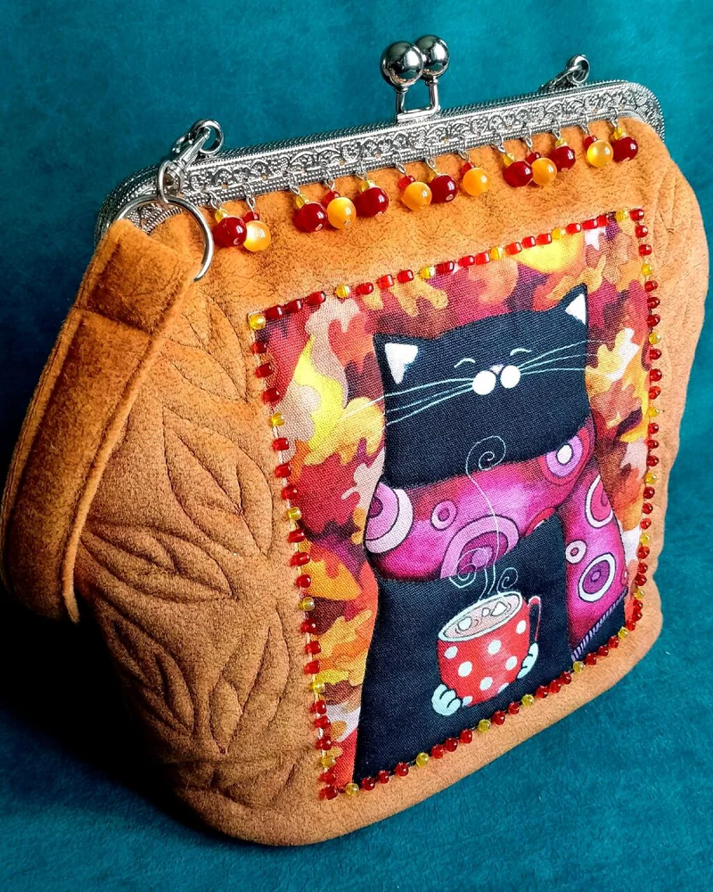 Сумочка с фермуаром «Котик» из флока, рыжая