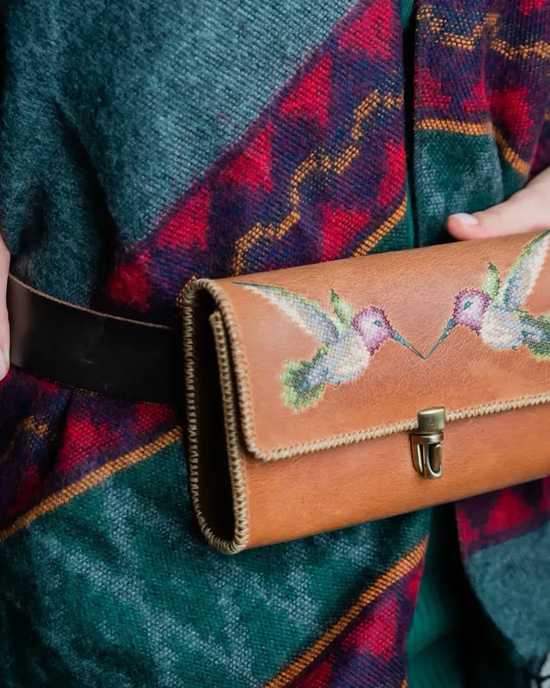Сумка поясная с ручной вышивкой KOLIBRI — Основной