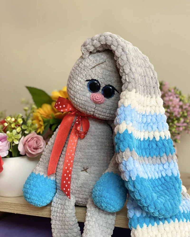 Вязаная зайка амигуруми