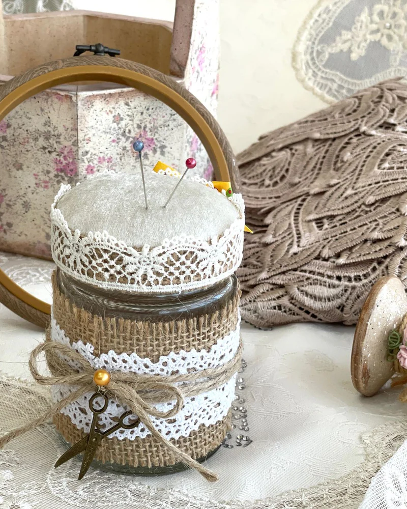 Баночка-игольница «Кружевница»