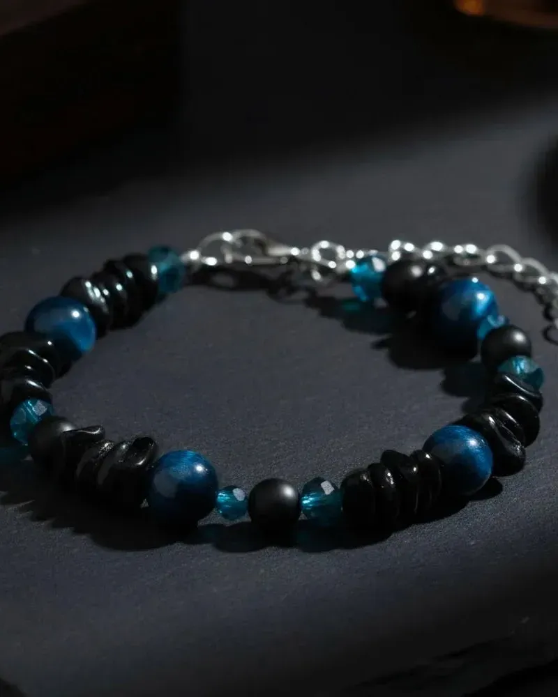 Синий браслет для друга с тигровым глазом — Сине-чёрный