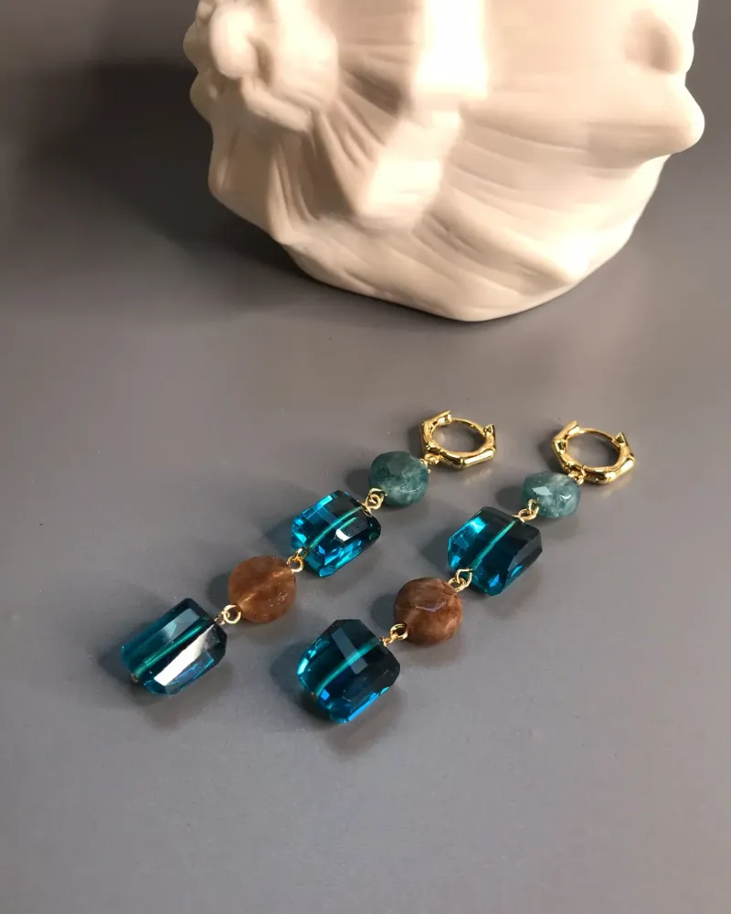 Серьги с крупными камнями