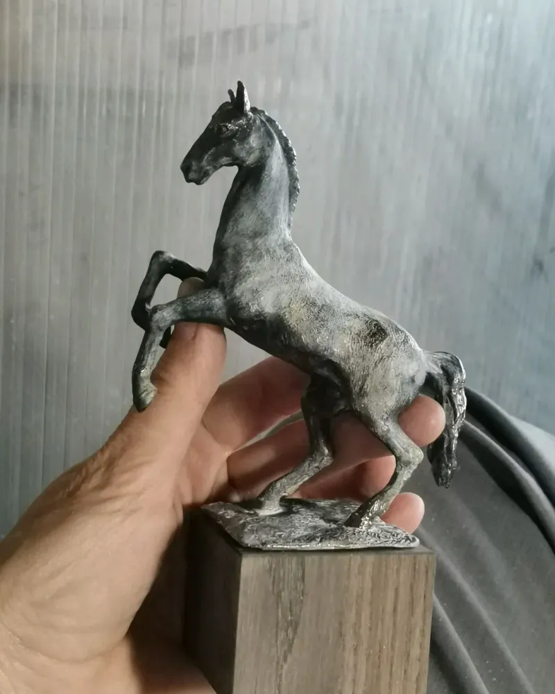 Скульптура «Конь» — Основной