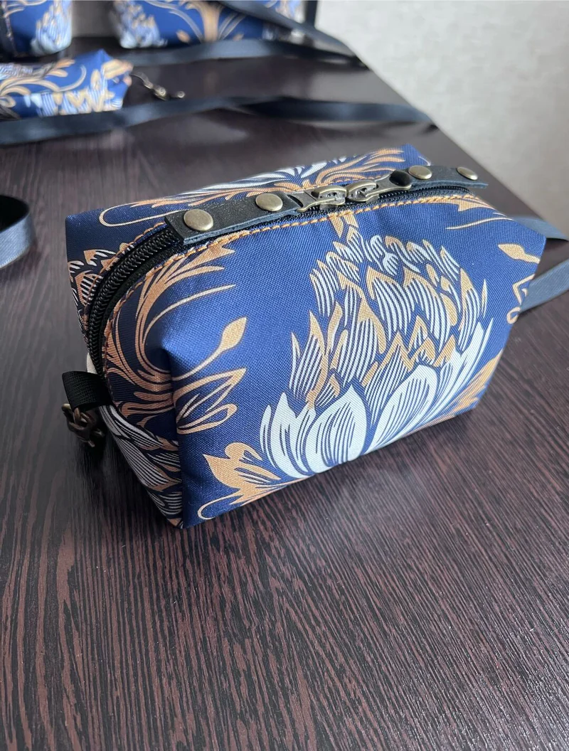Косметичка из габардина